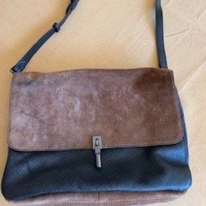 Brown leather Elizabeth & James Purse